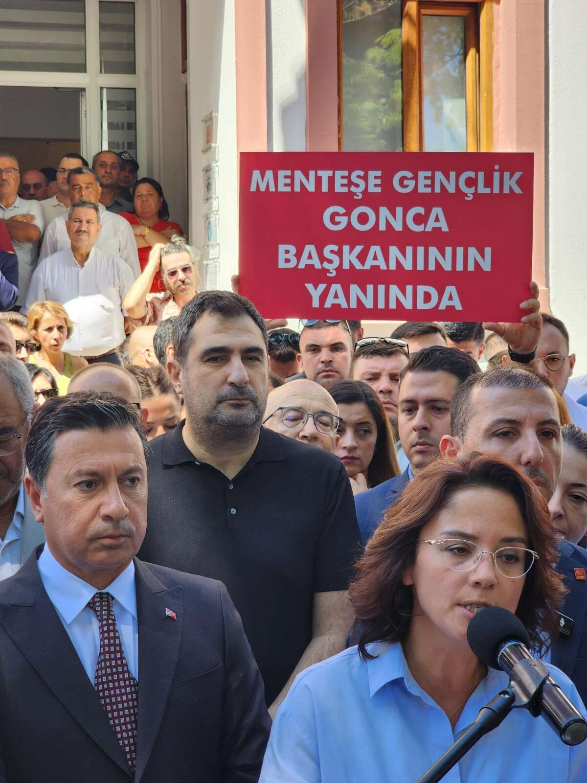 Başkan Aras’ın Ailesine Saldırıyla Bağlantılı Şüpheli Çatıdan Düşerek Öldü 3